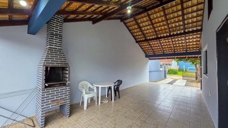 Casa Praia Grande - 12 a 14 pessoas - 4 quartos - 500m do mar