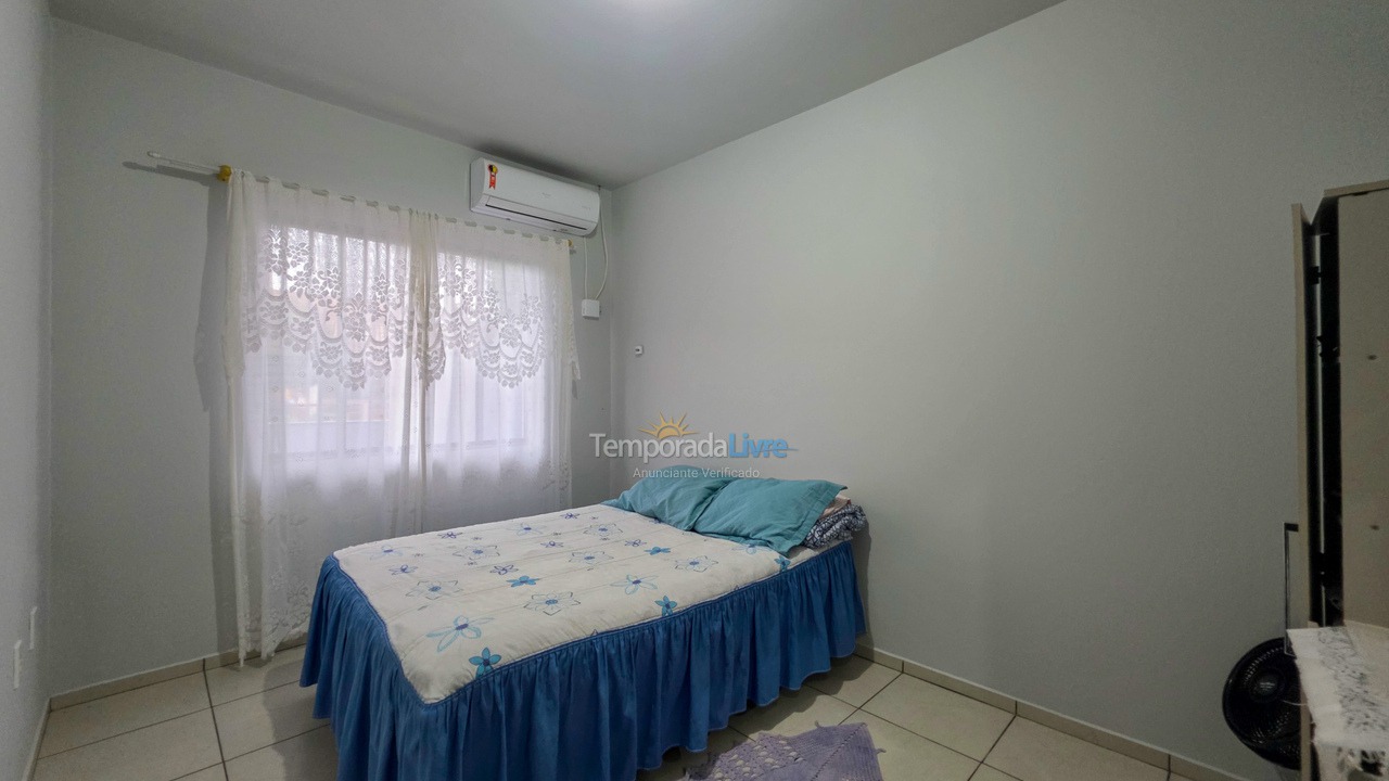 Casa para aluguel de temporada em São Francisco do Sul (Praia Grande)