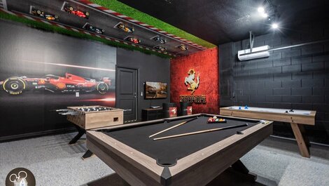 Casa en Solterra Resort con 6 habitaciones