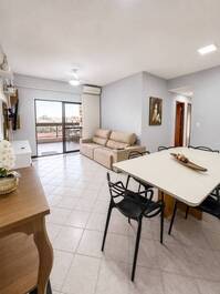 Spacious apartment in Cabo Frio with private barbecue.
