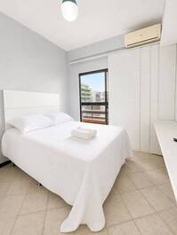 Spacious apartment in Cabo Frio with private barbecue.