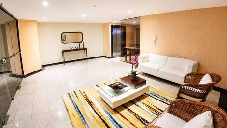 Spacious apartment in Cabo Frio with private barbecue.