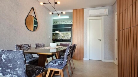 Apartamento con 2 suites y piscina, a 150 metros del mar.