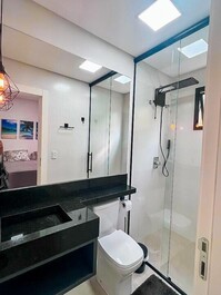 Apartamento con 2 suites y piscina, a 150 metros del mar.