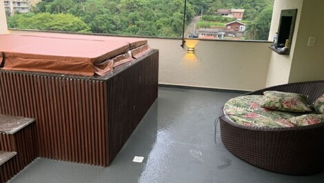 Apartamento para locação de temporada em Bombas