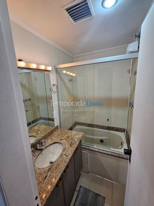 Apartamento para aluguel de temporada em Guarujá (Pitangueiras)