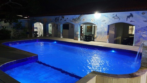 Área piscina noite 