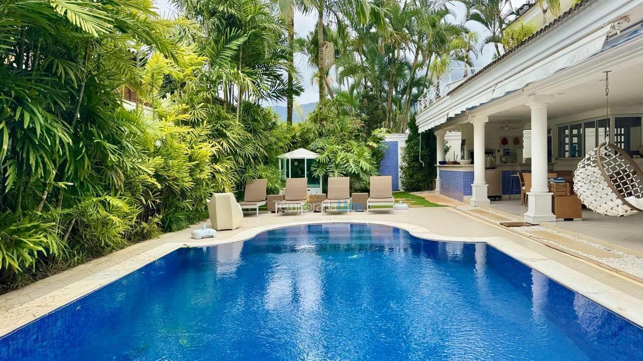 Casa para aluguel de temporada em São Sebastião (Praia da Baleia)