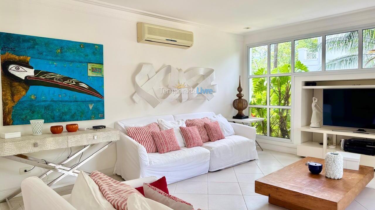 Casa para aluguel de temporada em São Sebastião (Praia da Baleia)
