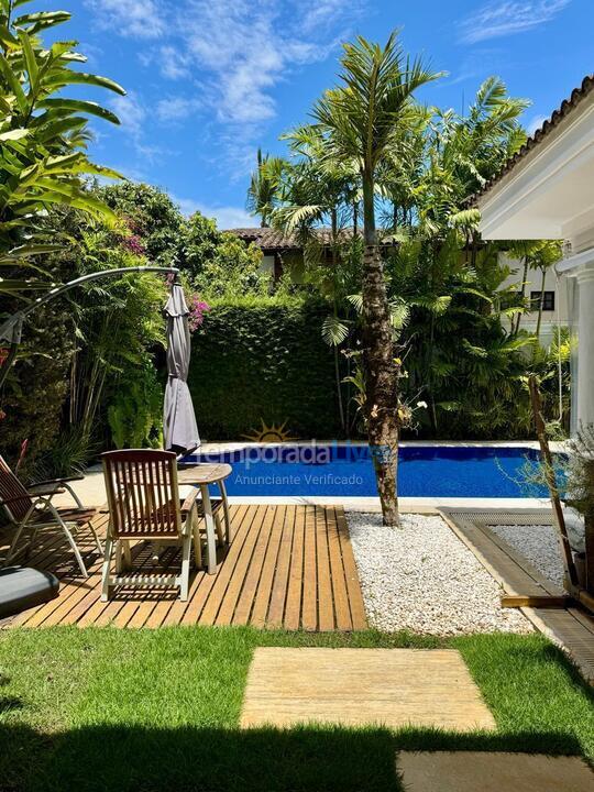 Casa para aluguel de temporada em São Sebastião (Praia da Baleia)