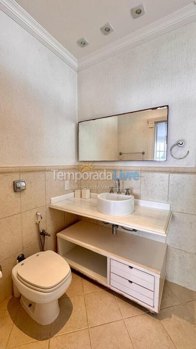 Casa para aluguel de temporada em São Sebastião (Praia da Baleia)