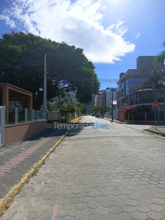 Casa para aluguel de temporada em Bombinhas (Mariscal)