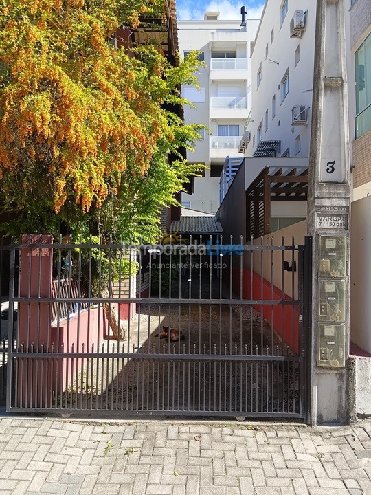 Casa para aluguel de temporada em Bombinhas (Mariscal)