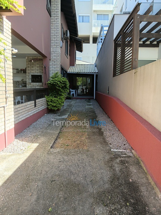 Casa para aluguel de temporada em Bombinhas (Mariscal)
