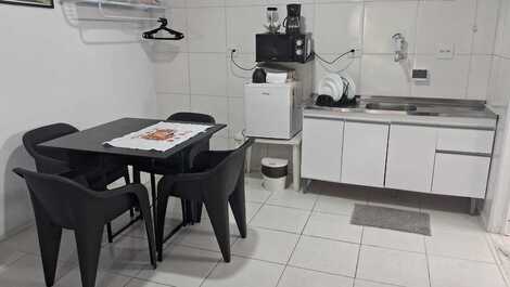 Mesa de refeições e copa