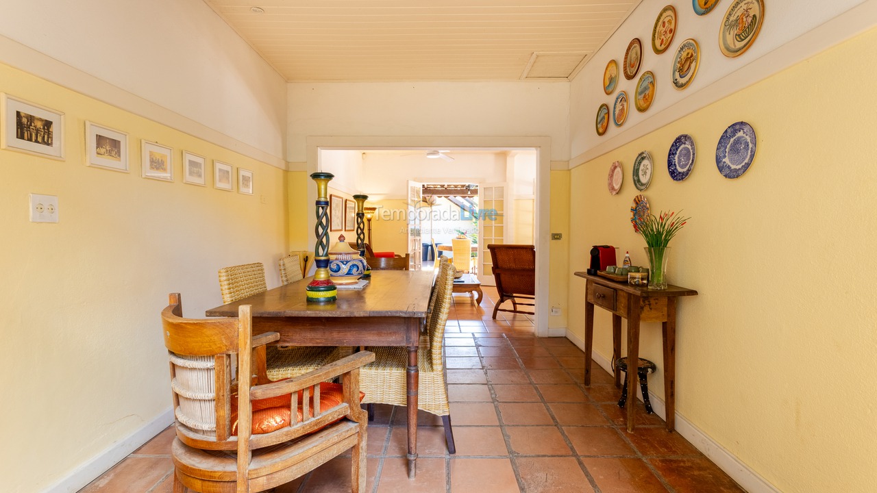 Casa para aluguel de temporada em Ilhabela (Saco da Capela)