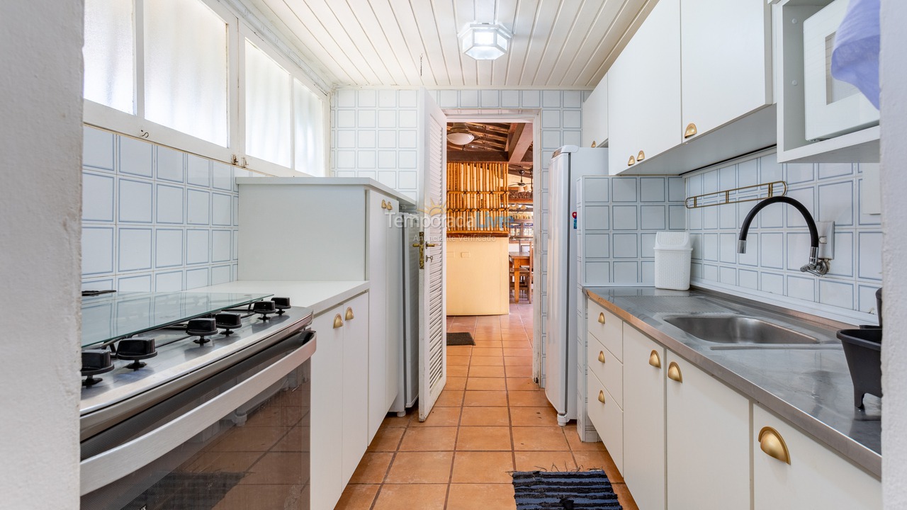 Casa para aluguel de temporada em Ilhabela (Saco da Capela)