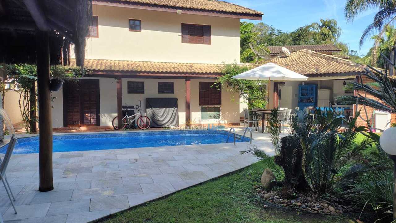 Casa para aluguel de temporada em São Paulo (Guaratuba)