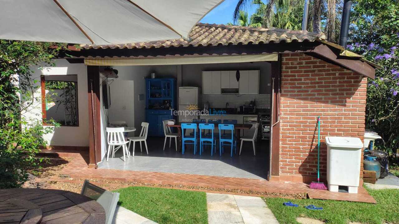 Casa para aluguel de temporada em São Paulo (Guaratuba)