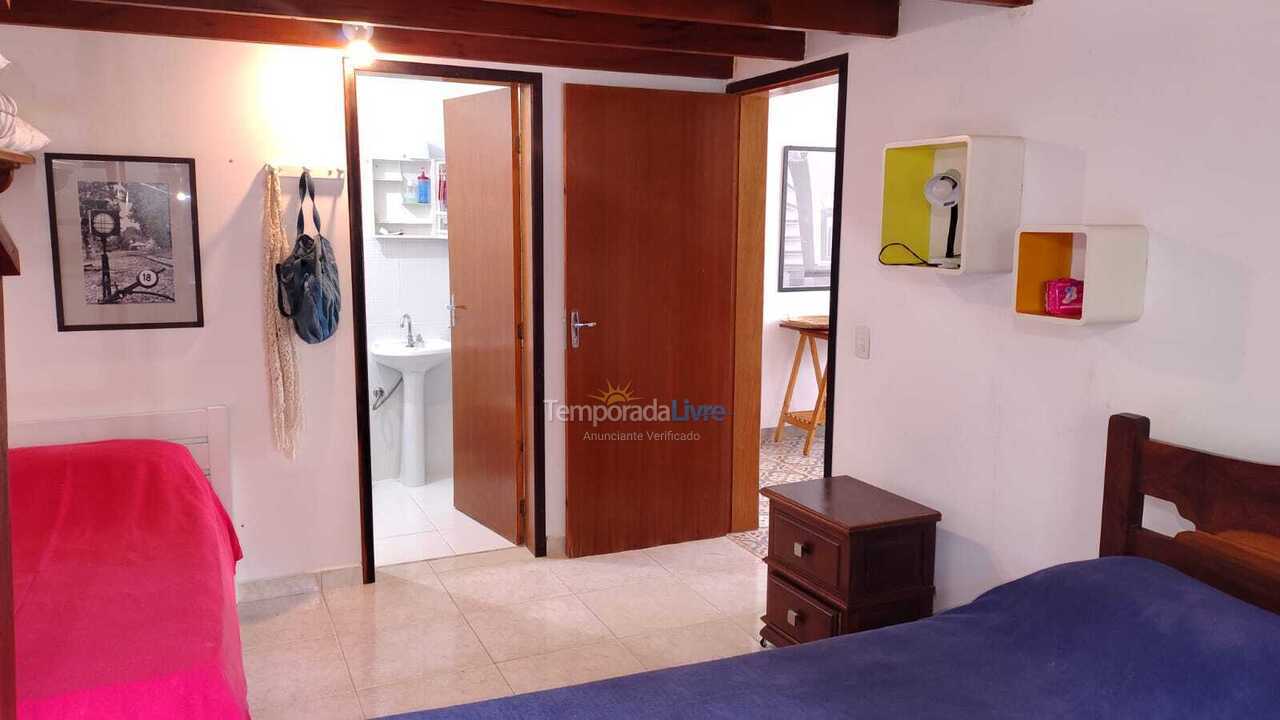 Casa para aluguel de temporada em São Paulo (Guaratuba)