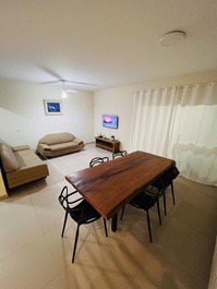 Sobrado c/ piscina em matinhos prox praia c wifi p 10 pessoas