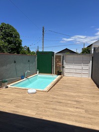 Sobrado c/ piscina em matinhos prox praia c wifi p 10 pessoas
