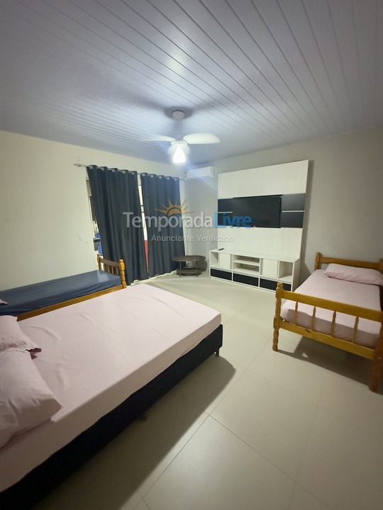 Casa para aluguel de temporada em Matinhos (Caiobá)