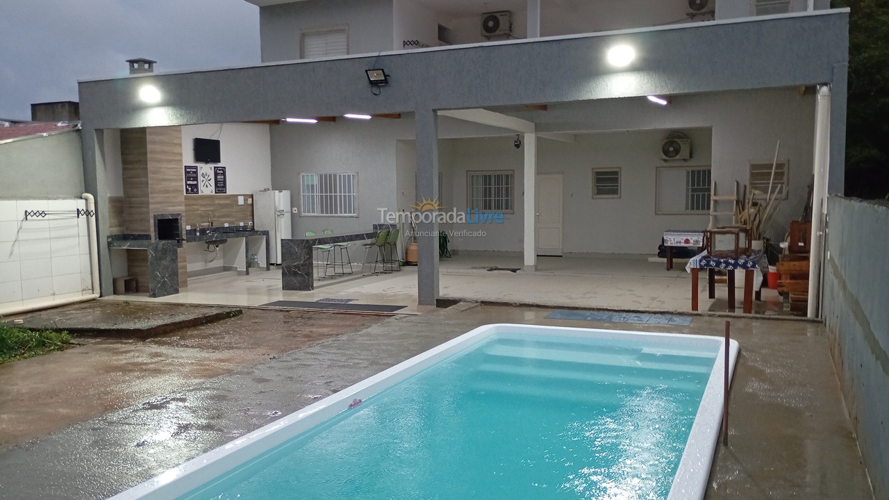 Casa para aluguel de temporada em Ubatuba (Maranduba)