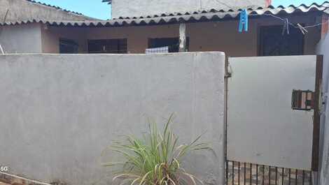 Small house with Wi-Fi, air conditioning, and garage.