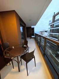 Apartamento con vistas parciales al mar.