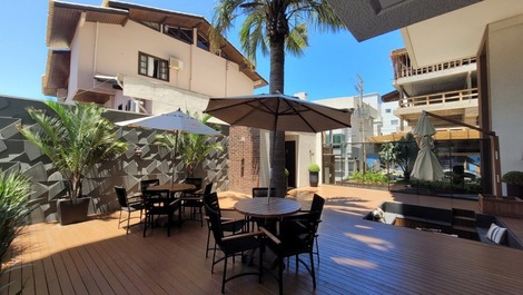 Apartamento con vistas parciales al mar.