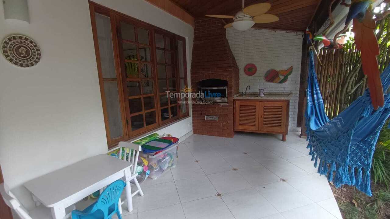 Casa para alquiler de vacaciones em São Sebastião (Barra do Sahy)