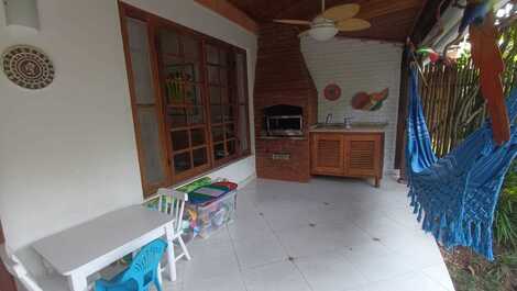 Sahy, 4 dormitorios, piscina compartida, 2 plazas de aparcamiento, barbacoa, capacidad para 8 personas.