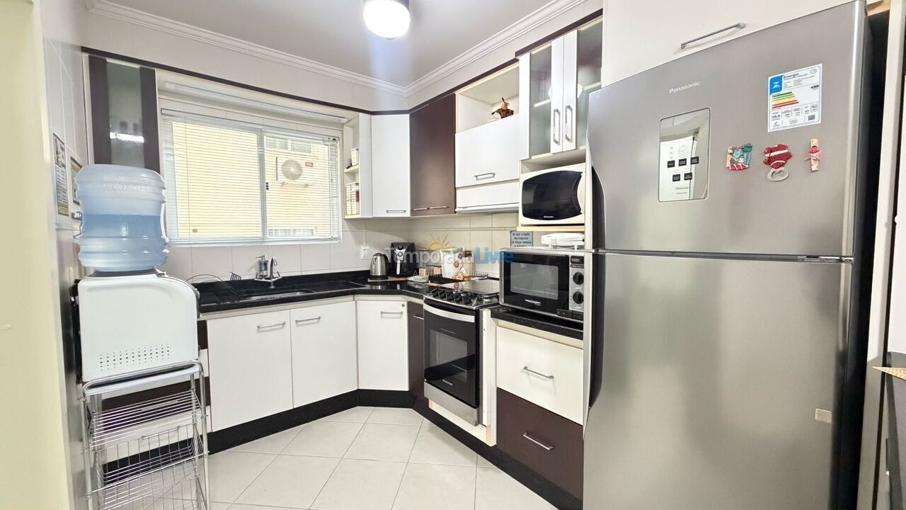 Apartamento para aluguel de temporada em Itapema (Meia Praia)