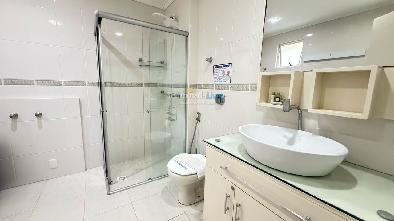 Apartamento para aluguel de temporada em Itapema (Meia Praia)