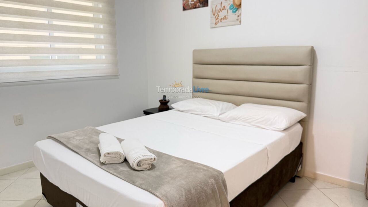 Apartamento para aluguel de temporada em Itapema (Meia Praia)