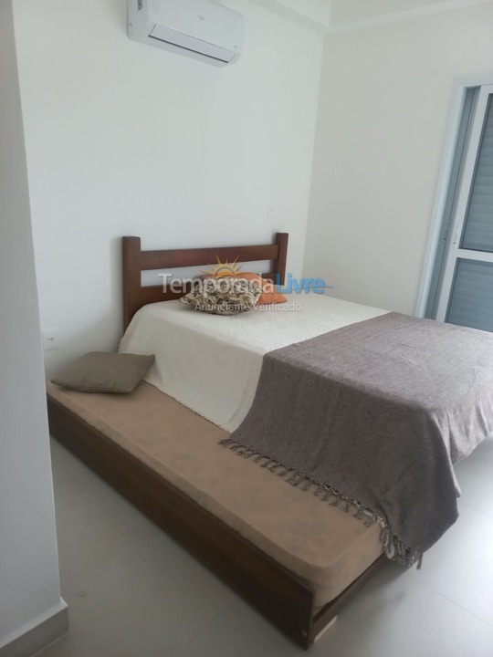 Apartment for vacation rental in Ubatuba (Praia das Toninhas)