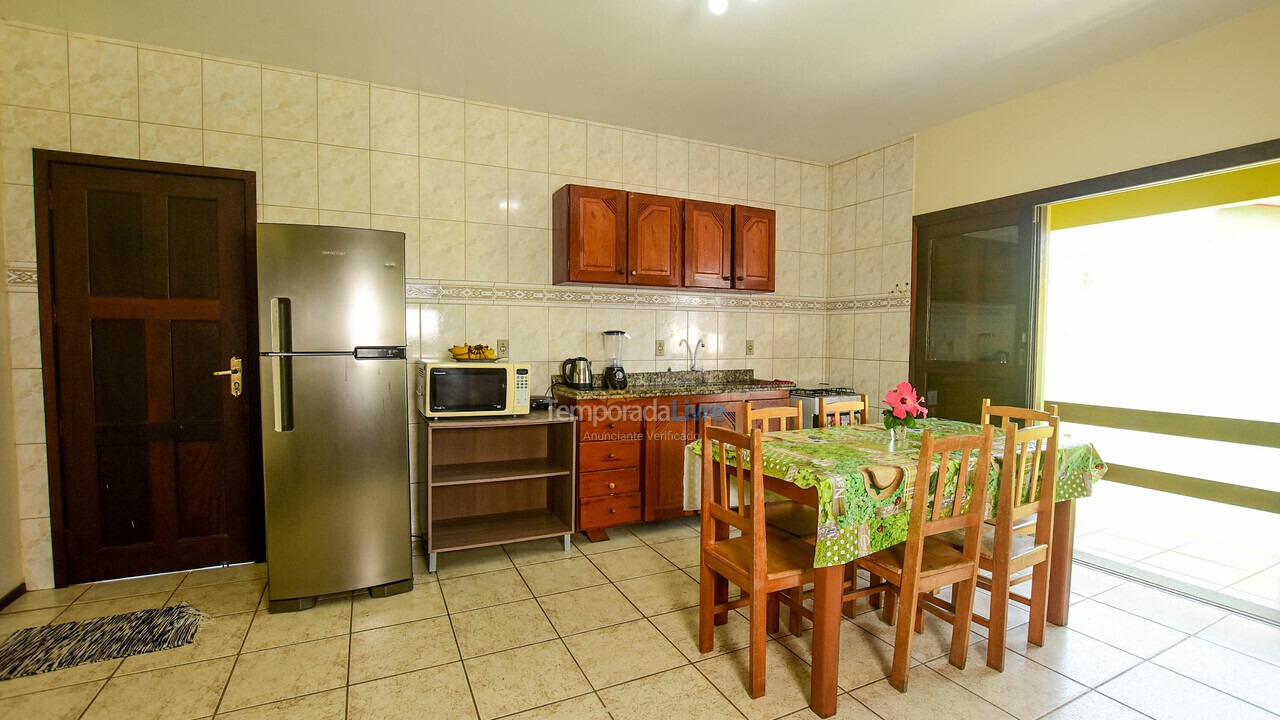 Apartment for vacation rental in Garopaba (Praia da Ferrugem)