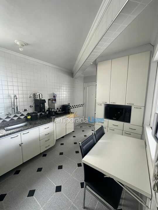 Apartment for vacation rental in Guarujá (Enseada)