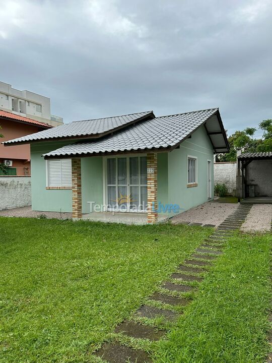 Casa para aluguel de temporada em Bombinhas (Canto Grande)