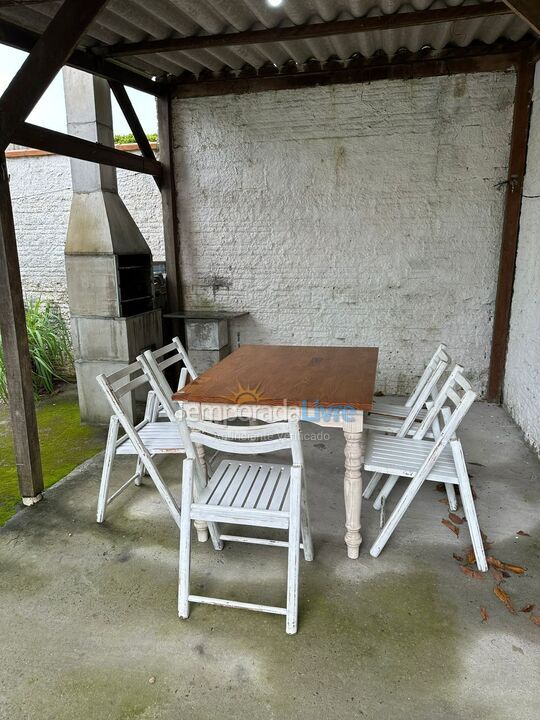 Casa para aluguel de temporada em Bombinhas (Canto Grande)