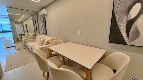NEW YEAR'S EVE 2027 - 1 BEDROOM APARTMENT - 4 BLOCKS FROM THE BEACH - PRAIA DA CAL