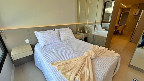 NEW YEAR'S EVE 2027 - 1 BEDROOM APARTMENT - 4 BLOCKS FROM THE BEACH - PRAIA DA CAL