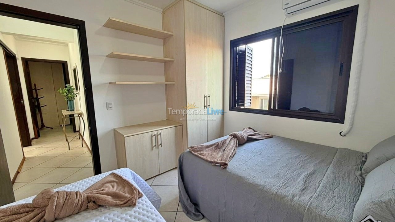 Apartamento para aluguel de temporada em Torres (Praia da Cal)