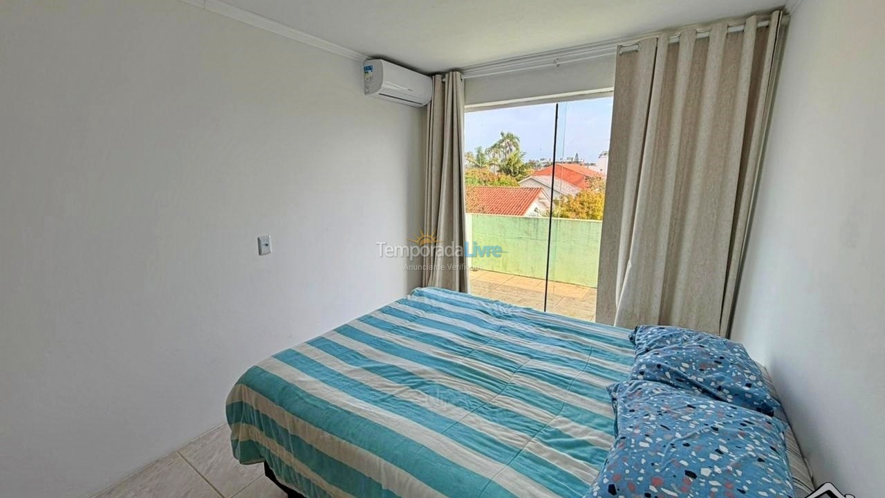Apartamento para aluguel de temporada em Torres (Praia da Cal)
