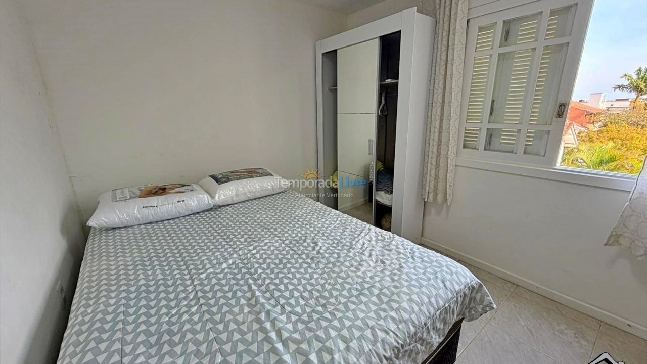 Apartamento para aluguel de temporada em Torres (Praia da Cal)