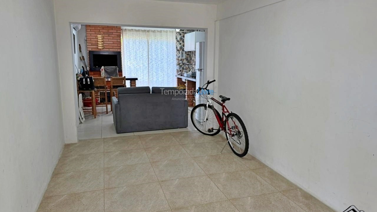 Apartamento para aluguel de temporada em Torres (Praia da Cal)