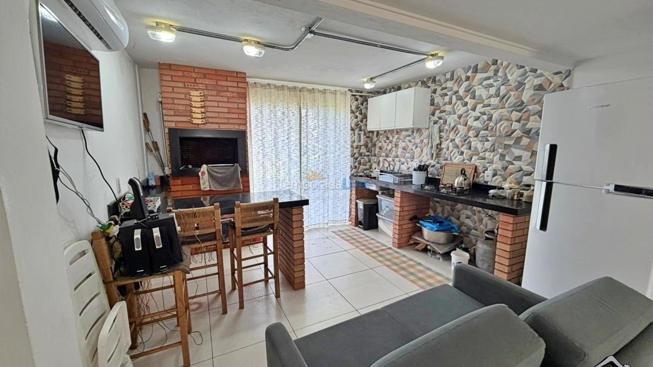 Apartamento para aluguel de temporada em Torres (Praia da Cal)