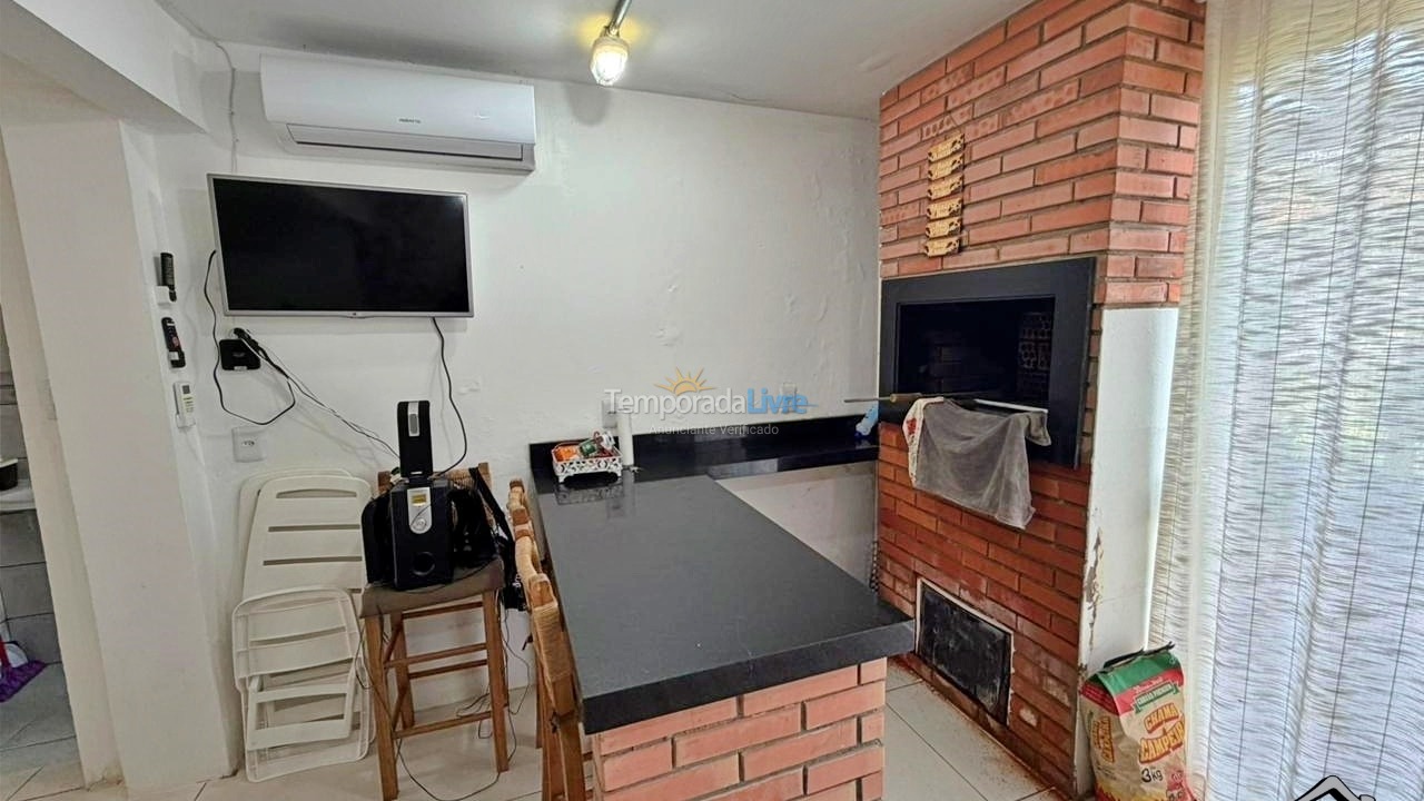 Apartamento para aluguel de temporada em Torres (Praia da Cal)