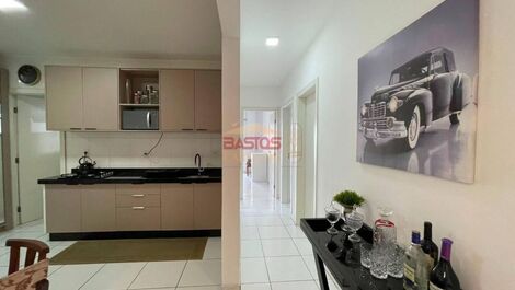 Magnífico apartamento en primera línea de playa en alquiler en Meia Praia.